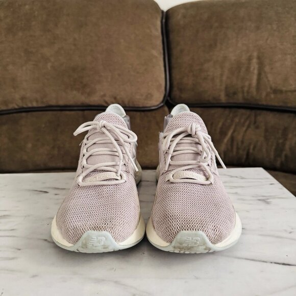 New Balance Womens Fresh Foam ROAV V2 Shoes Gray Running Size 7.5 - Picture 4 of 9